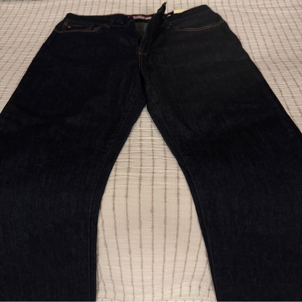 Tommy Hilfiger Men's Dark Blue Jeans. Size: 36X32
